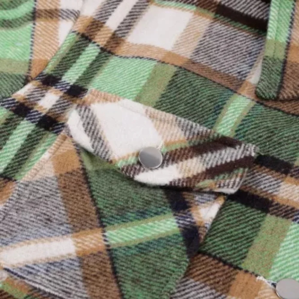 🔥💕HP💕New Geometric Plaid shacket - Picture 7 of 16